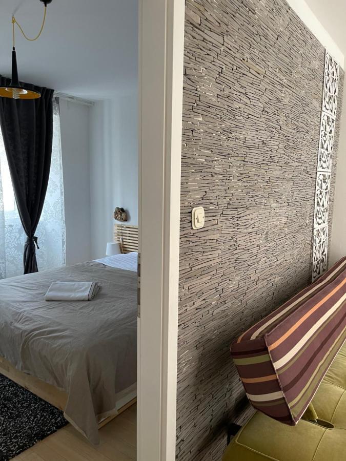 Apartments Kremenic เซรส ภายนอก รูปภาพ