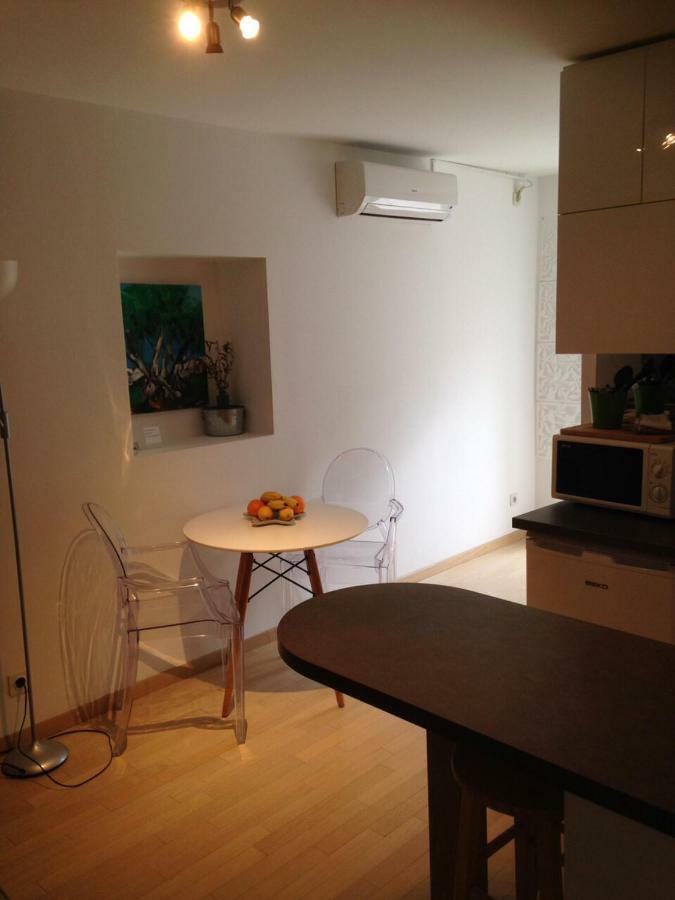 Apartments Kremenic เซรส ภายนอก รูปภาพ